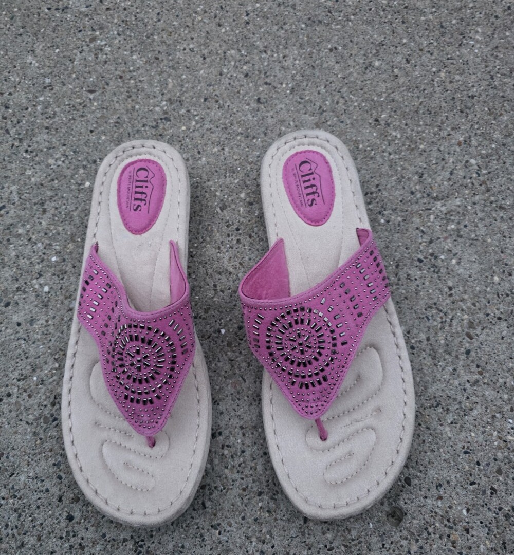 Cliffs By White Mountain Cushioned Sandals Women Size 11